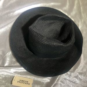 Hat for women Forever 21. One Size NEW!